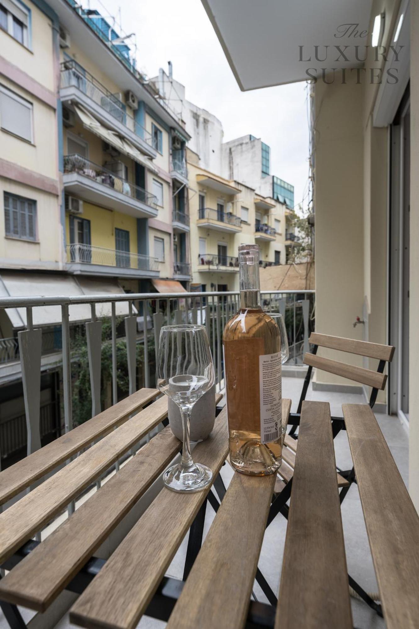 Mavili, The Luxury Suites Thessaloniki Exterior photo